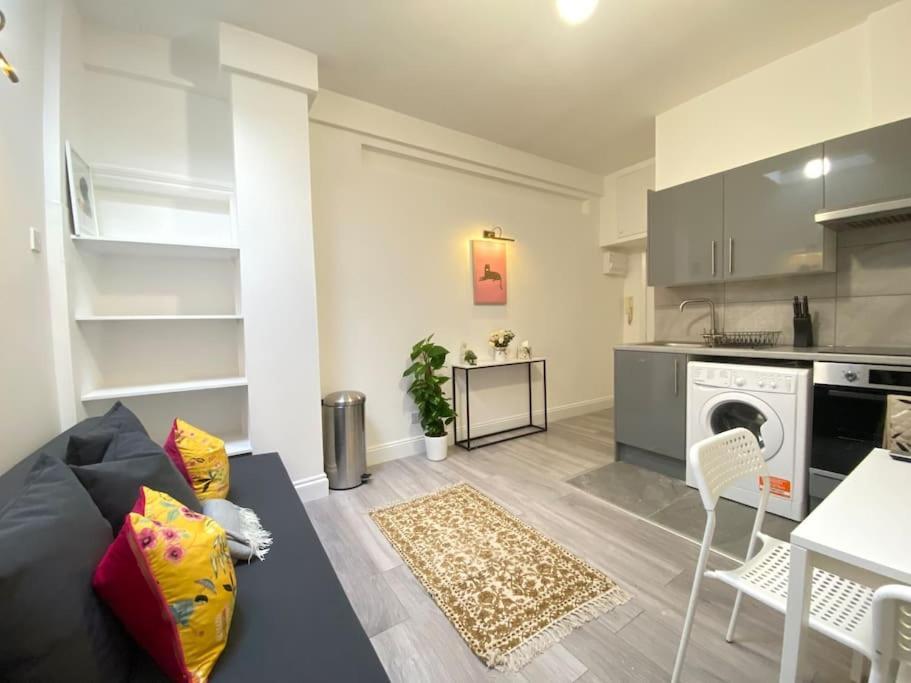 The Spotted Cat… London! Apartment Exterior photo
