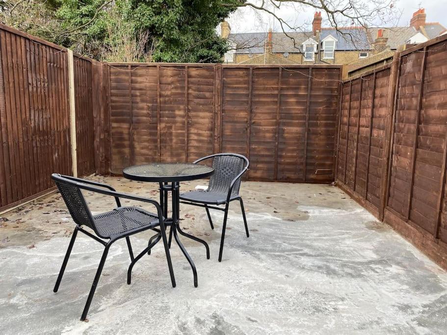The Spotted Cat… London! Apartment Exterior photo